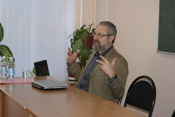 Лявас Коварскис – известный психоаналитик, родившийся в Литве и живущий сейчас в Финляндии.